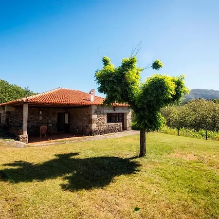 Casa Do Sabugueiro Em Estoraos Feriehus
