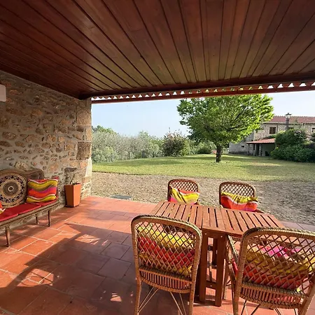 Casa Do Sabugueiro Em Estoraos Holiday home